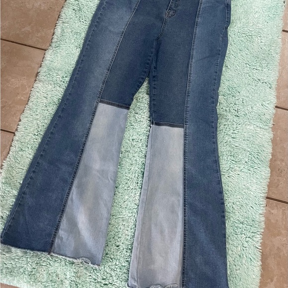 💙PATCHWORK JEANS💙 - Picture 2 of 4